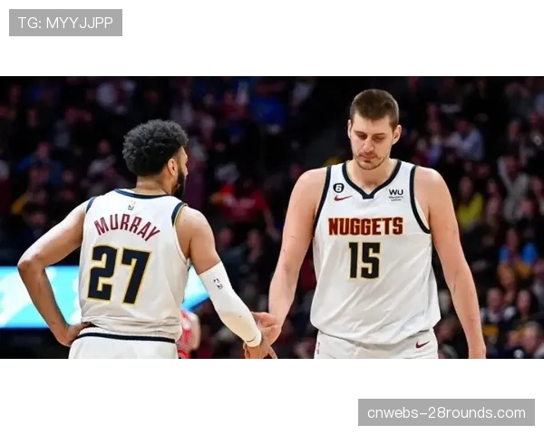 掘金vs森林狼第三节，约基奇高位策应连续助攻戈登空切得手